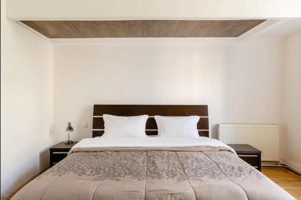 Lovely Dulcet Loft In Center Of Rustaveli Tbilisi Bagian luar foto