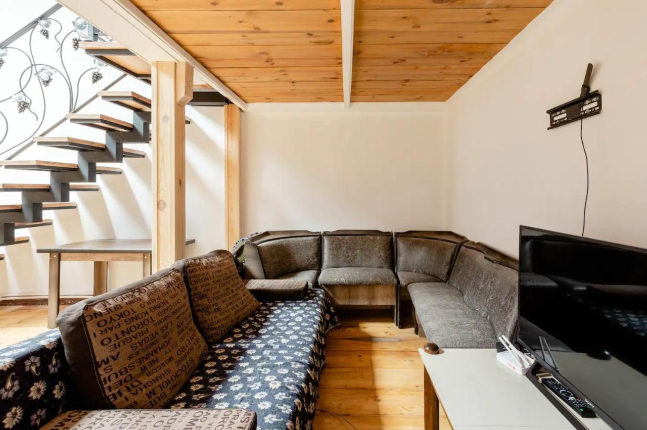 Lovely Dulcet Loft In Center Of Rustaveli Tbilisi Bagian luar foto