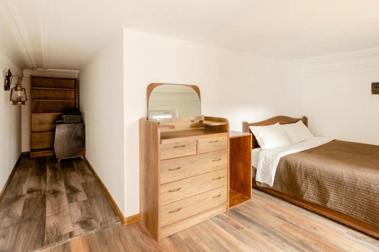Lovely Dulcet Loft In Center Of Rustaveli Tbilisi Bagian luar foto
